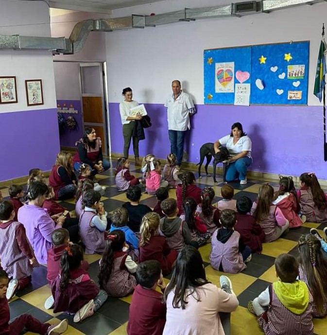 El municipio brindó charlas en jardines de infantes sobre tenencia responsable de mascotas